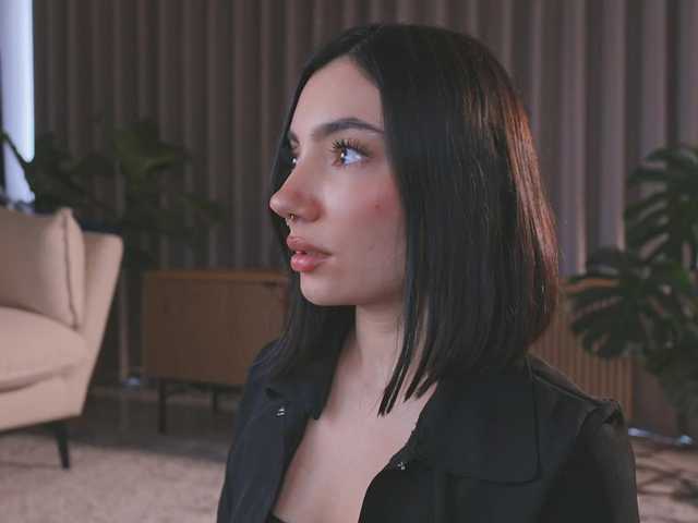 AmyArmstrong online show from August 5, 10:41 pm