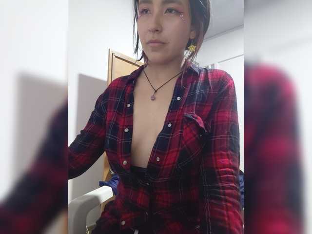 AmyJoness1 online show from July 31, 2:40 am