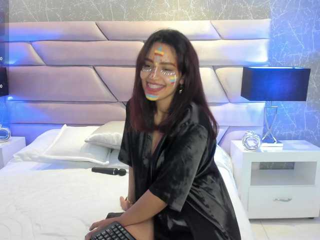 AmyScott online show from August 7, 3:50 am