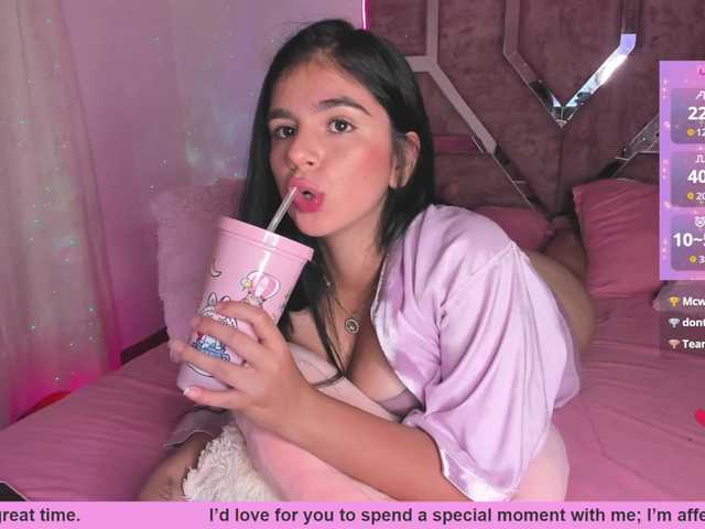 AmyWesley online show from August 4, 11:13 pm