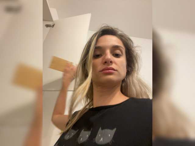 Anais8900 online show from August 8, 8:20 pm