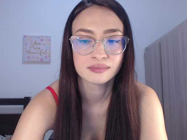 AndraCyrus online show from August 9, 3:24 pm