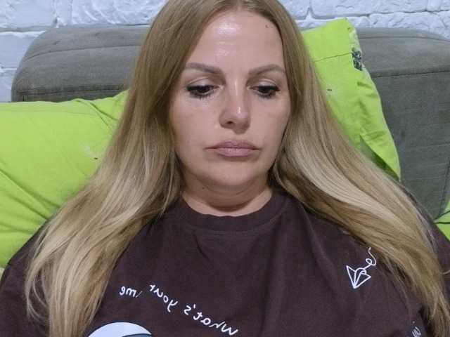 AngelAlone online show from August 17, 3:39 pm