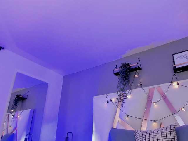 AngelSavagee online show from August 12, 11:45 am