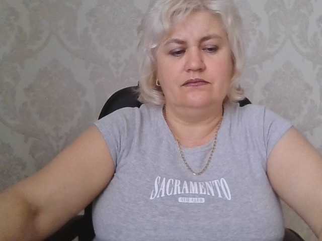 AngelaFamez online show from May 1, 2:21 pm