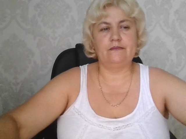 AngelaFamez online show from July 3, 4:31 pm