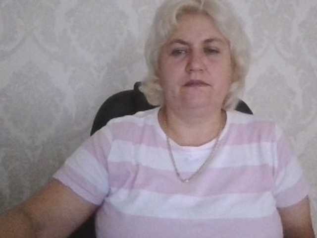 AngelaFamez online show from August 18, 6:08 am