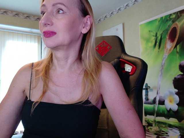 AngelikaMore online show from August 14, 4:10 pm