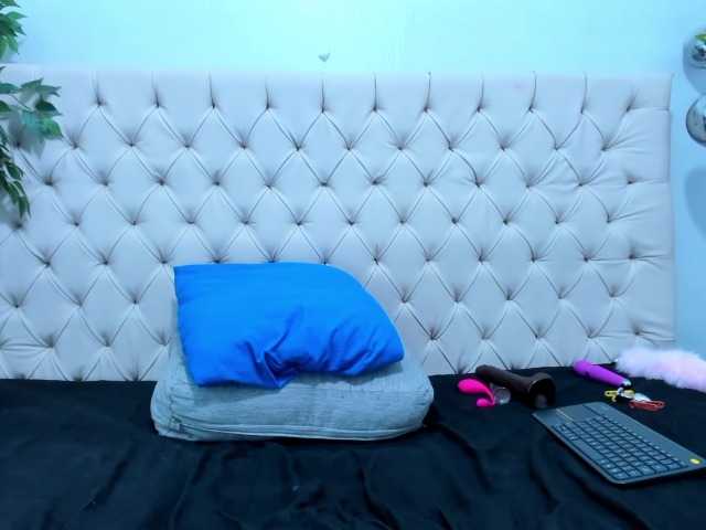Anggie-Miller online show from August 11, 2:35 am