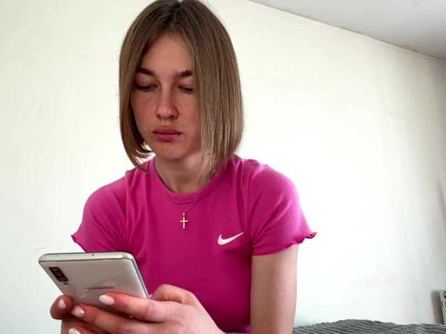 AnishaTrostle online show from August 17, 7:24 am