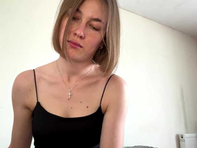 AnishaTrostle online show from August 17, 9:36 am