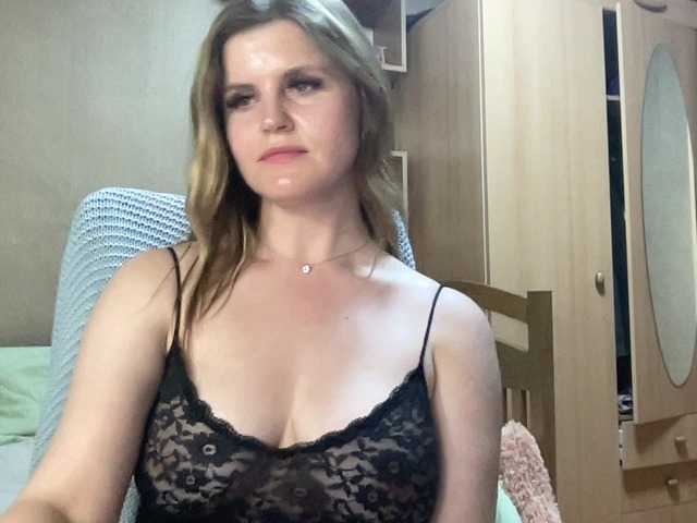 AnitaGlamorX online show from April 17, 9:02 pm