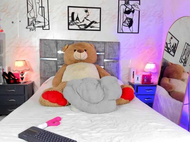 Anna-Jills online show from August 9, 10:00 pm