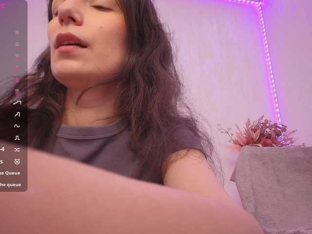 Anna-Lewis online show from April 30, 4:10 pm