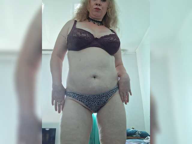 Anna030a online show from July 29, 6:09 am