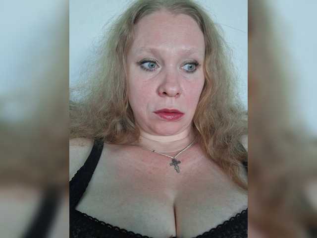 Anna030a online show from August 1, 3:01 am
