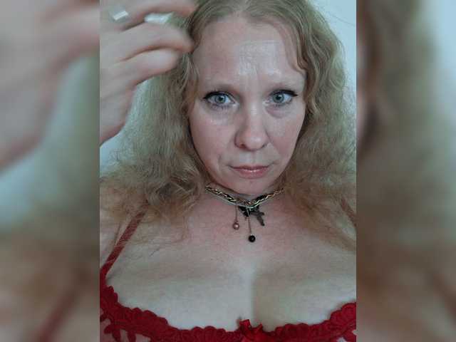 Anna030a online show from August 14, 1:37 pm
