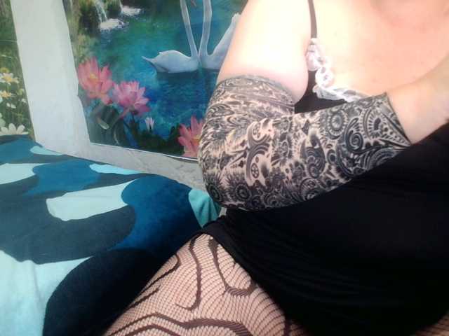 AnnaGoldXx online show from July 2, 5:08 am