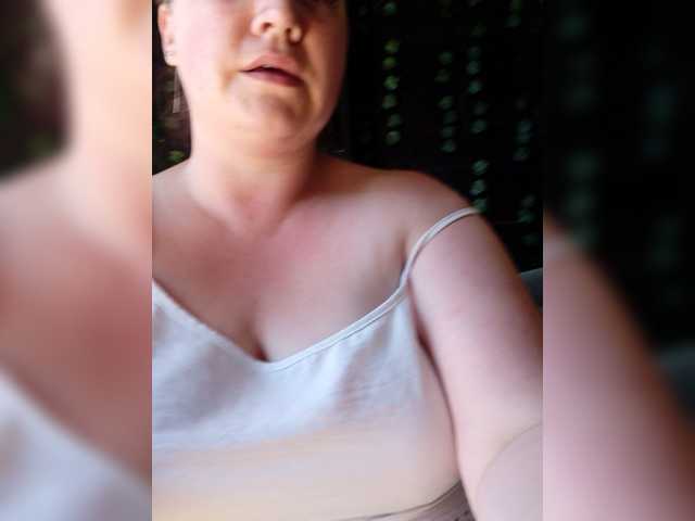 AnnaVictoriaa online show from August 12, 6:27 am