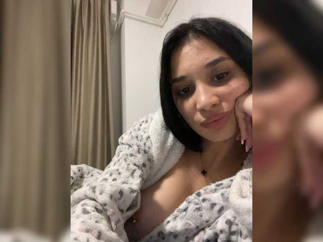 Anne8 online show from April 3, 9:01 pm