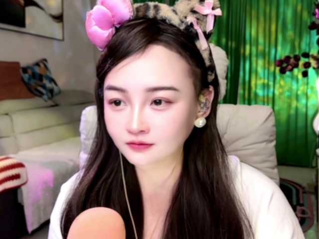 AnniBB online show from August 9, 3:02 pm