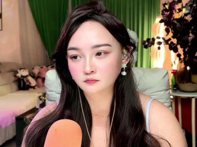 AnniBB online show from August 10, 1:56 pm