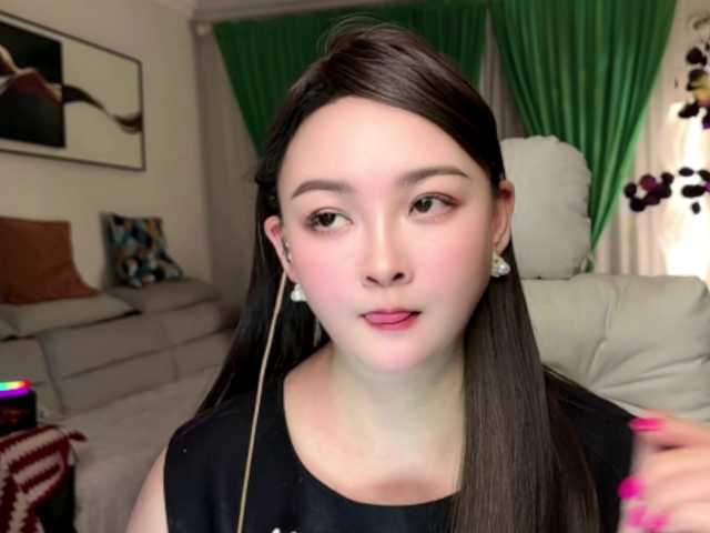 AnniBB online show from August 11, 1:02 pm