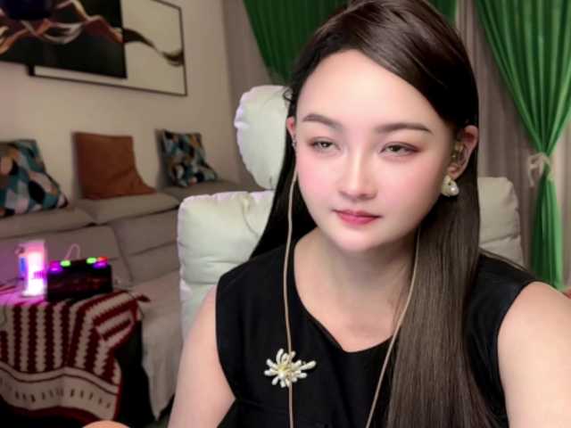 AnniBB online show from August 11, 2:08 pm