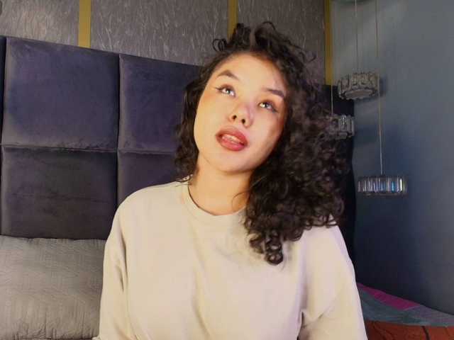 Annie-Pleasure online show from August 5, 8:18 pm
