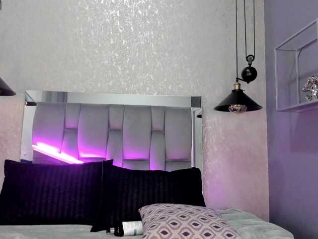 Annie-Pleasure online show from August 13, 11:30 pm