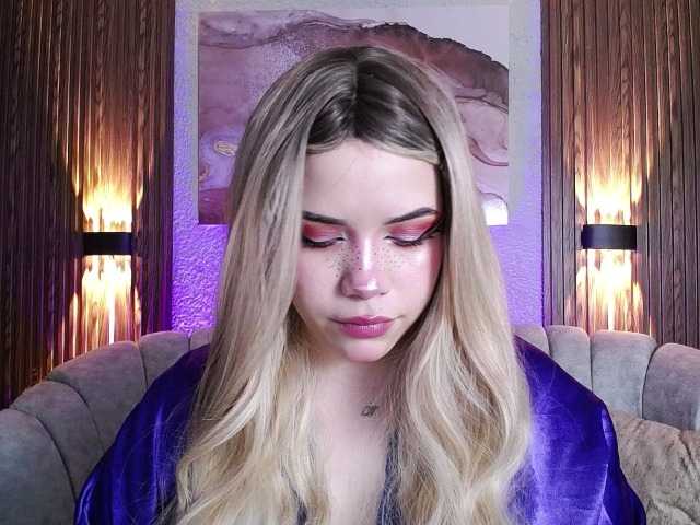 Annybutty online show from August 10, 2:02 am
