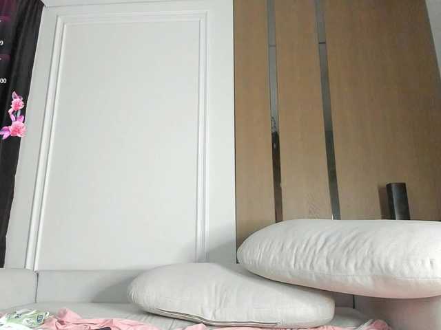 AnzuKim online show from August 10, 8:49 am