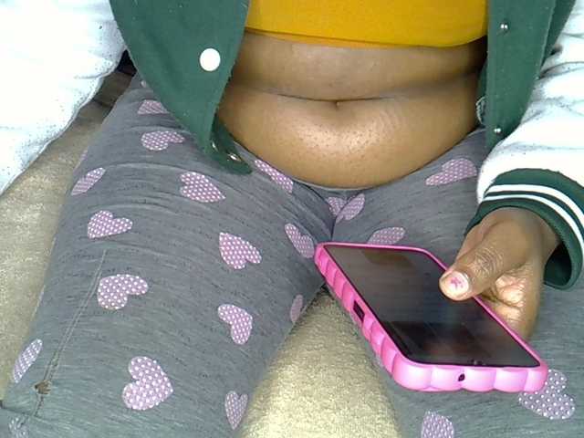 Applebae online show from August 12, 5:04 pm