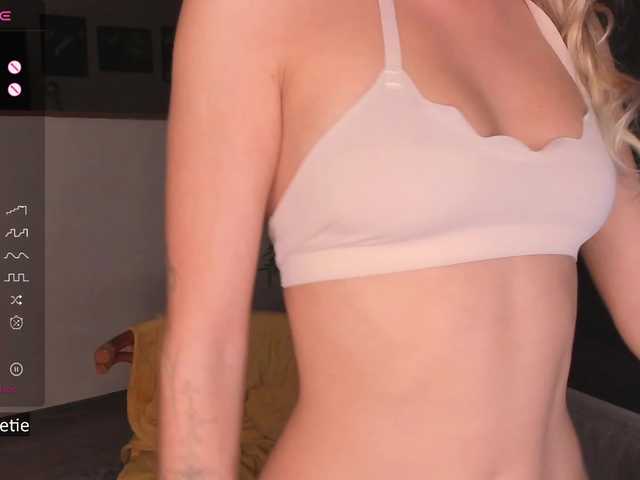 AprilCoy online show from June 30, 10:00 pm