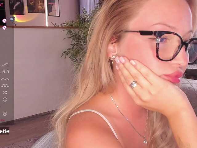 AprilCoy online show from July 15, 4:52 pm