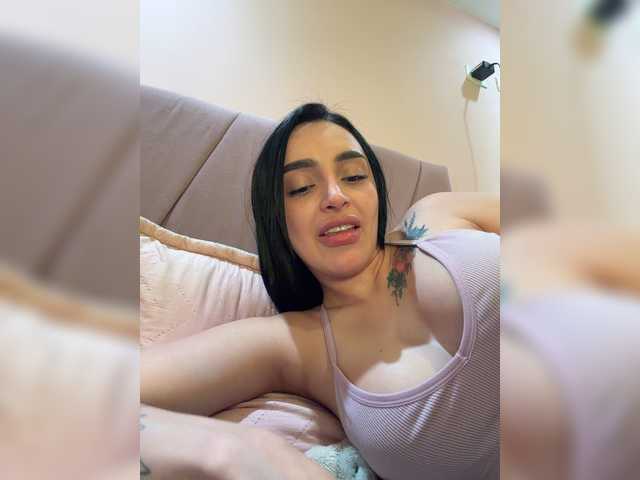 AprilRosse online show from August 9, 7:42 am