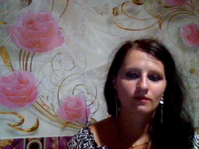 ArchiGirl online show from August 11, 7:16 pm