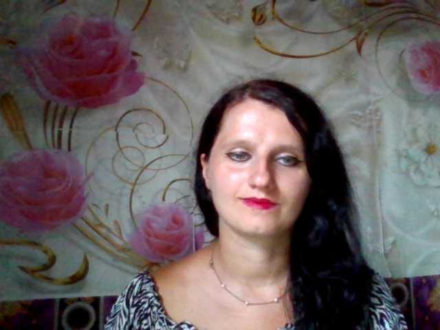 ArchiGirl online show from August 12, 3:25 pm