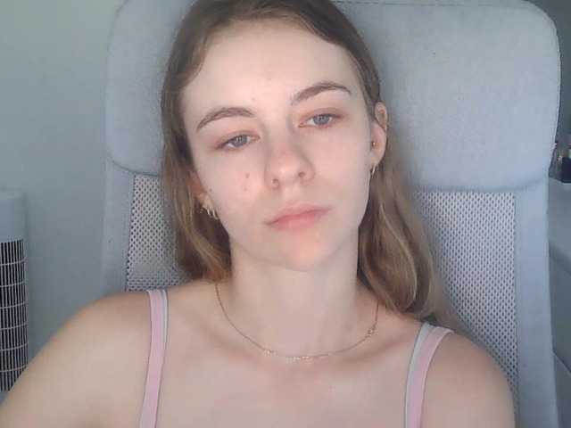 AriaModel online show from July 30, 10:00 am