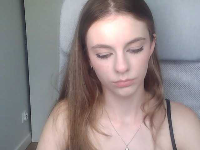 AriaModel online show from August 11, 3:25 pm