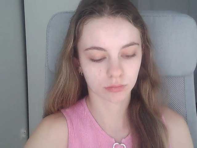 AriaModel online show from August 17, 6:29 am