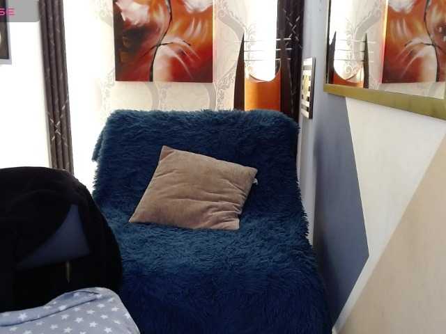 Ariaa-Moonn online show from August 14, 4:21 pm