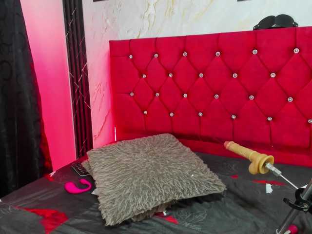 ArianaFire online show from August 10, 4:52 pm
