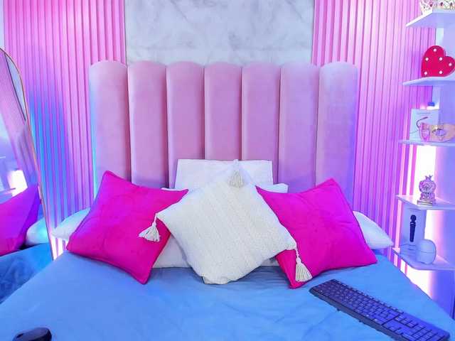 ArianaRougee online show from July 24, 4:15 am