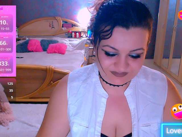 Ariellefoxy online show from February 19, 8:50 pm