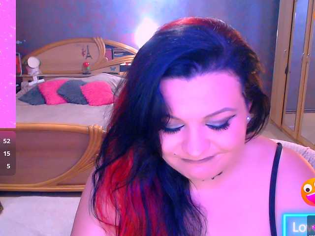 Ariellefoxy online show from April 6, 12:03 am