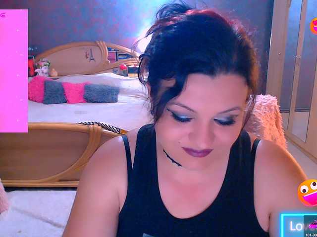 Ariellefoxy online show from May 18, 2:56 am