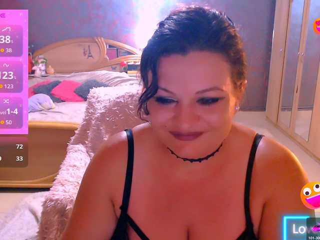 Ariellefoxy online show from June 28, 9:07 pm