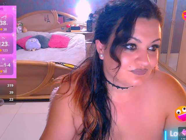 Ariellefoxy online show from July 5, 8:23 pm