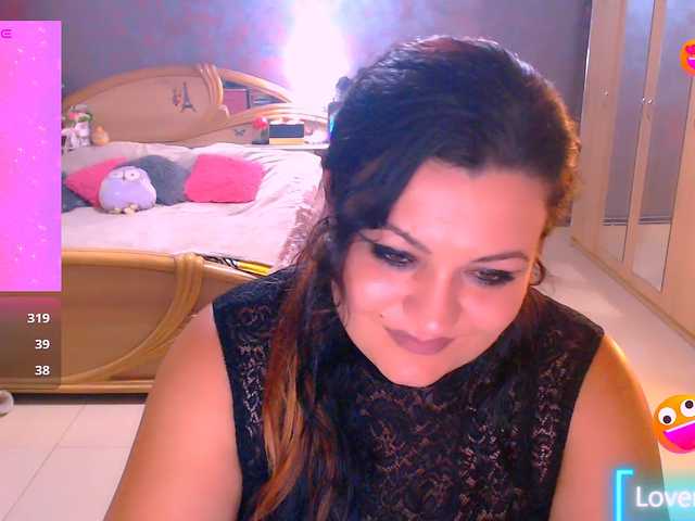Ariellefoxy online show from July 5, 10:35 pm